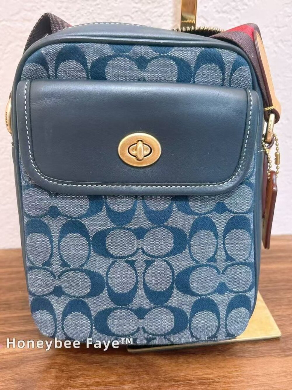 NWT Coach MEN'S HERITAGE CROSSBODY IN SIGNATURE CHAMBRAY C4034